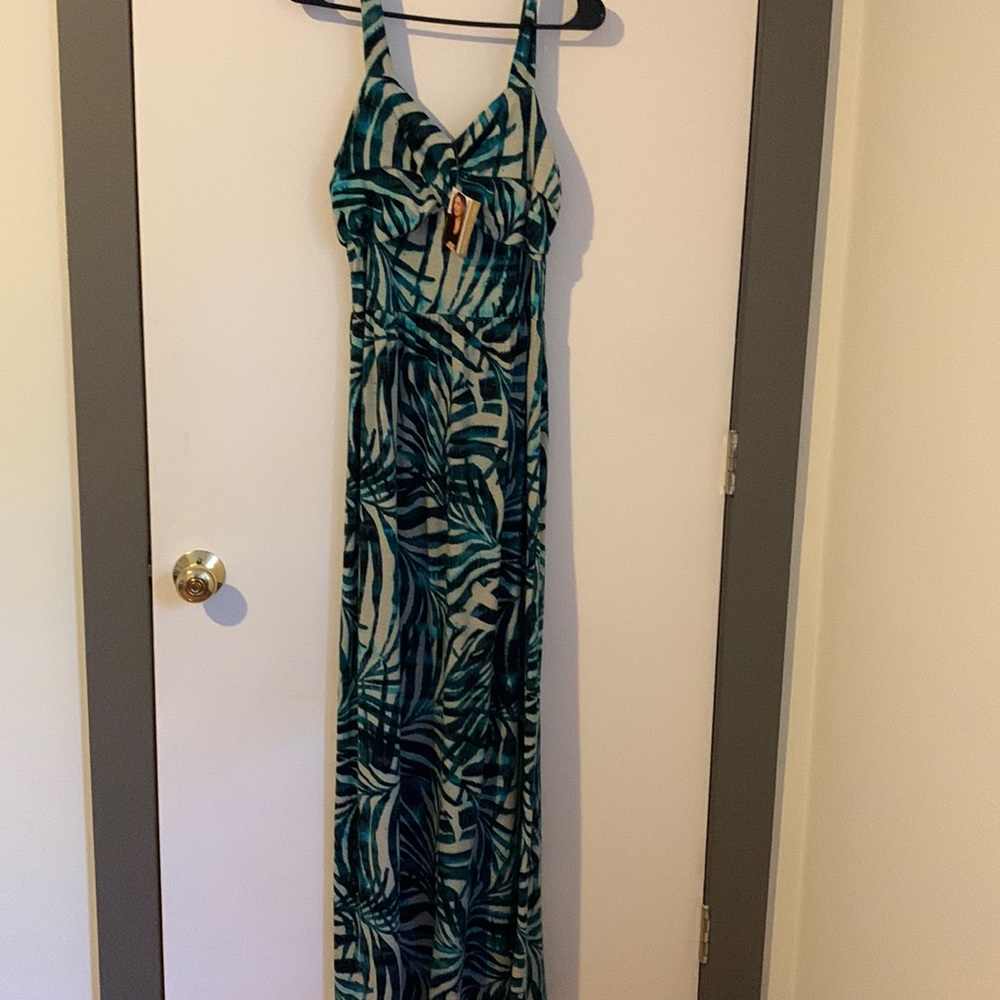 Palm Print Twisted Maxi Dress. New (with tag). Size: M